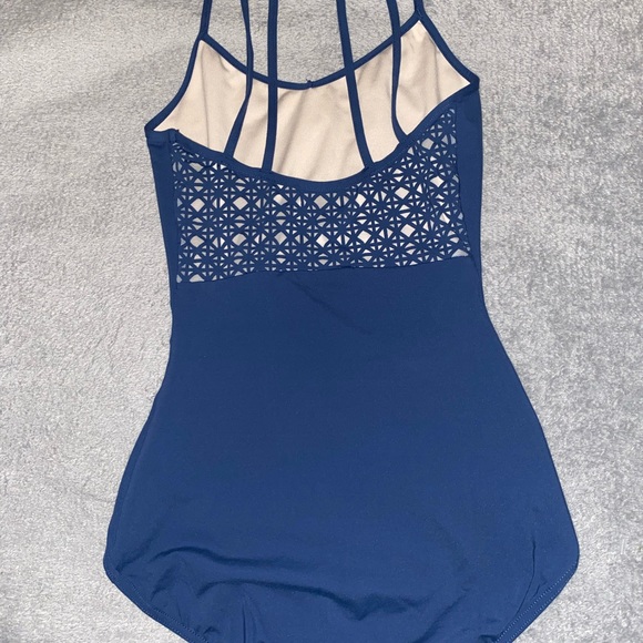 Beautiful one piece !! Worn once - Picture 1 of 3